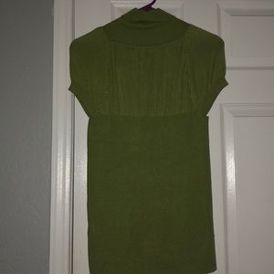Green stretchy turtleneck shirt
